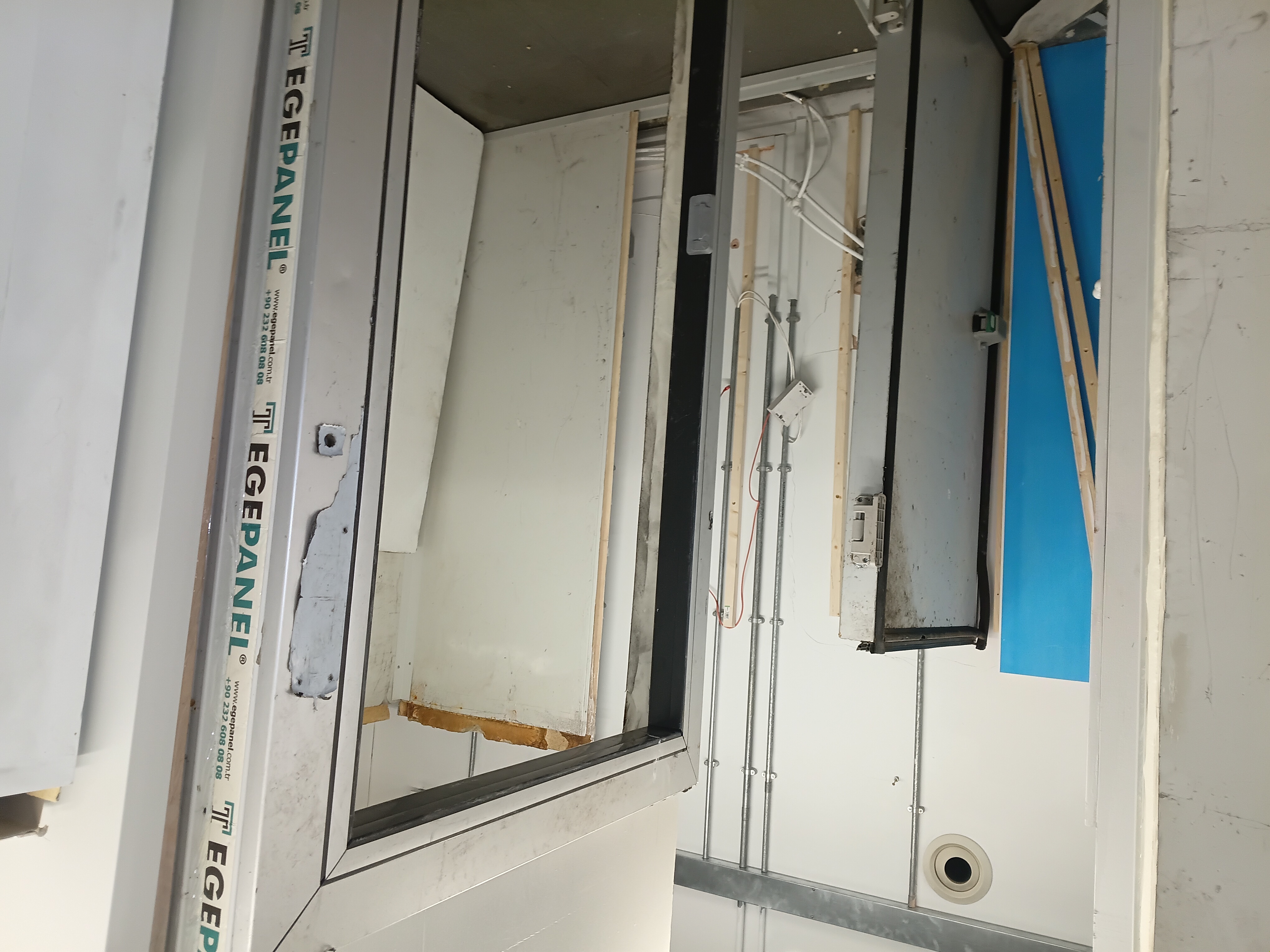 Cold room frame and room finish improvements